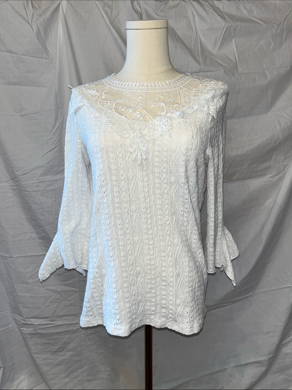 Women’s White Lace-Trim Knit Top